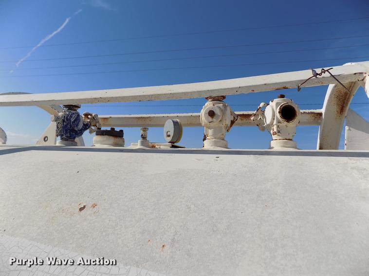 image for item FN9516 American anhydrous ammonia tank