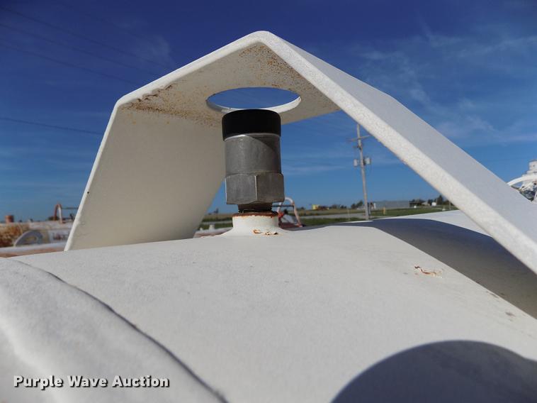 image for item FN9516 American anhydrous ammonia tank