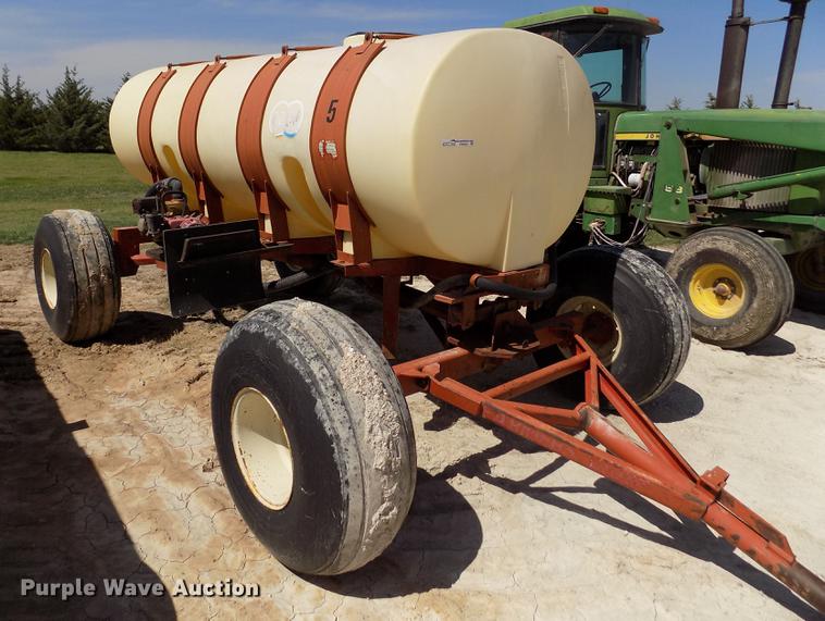 image for item FN9520 Fertilizer nurse tank trailer