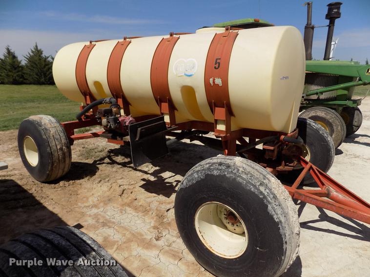 image for item FN9520 Fertilizer nurse tank trailer