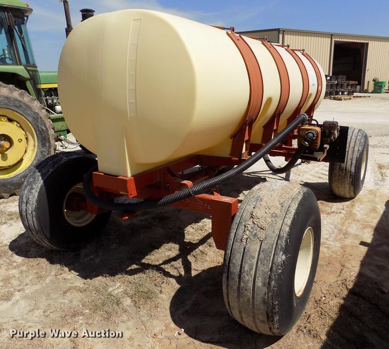 image for item FN9520 Fertilizer nurse tank trailer