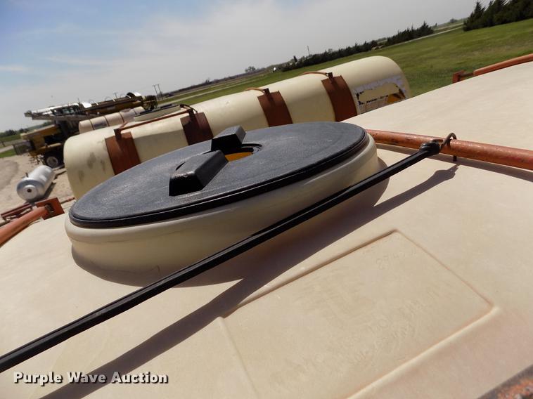 image for item FN9520 Fertilizer nurse tank trailer