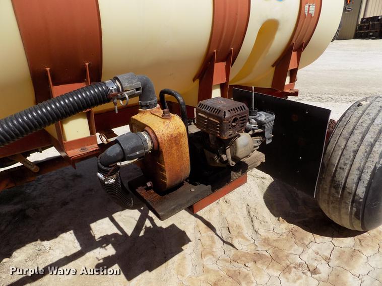 image for item FN9520 Fertilizer nurse tank trailer