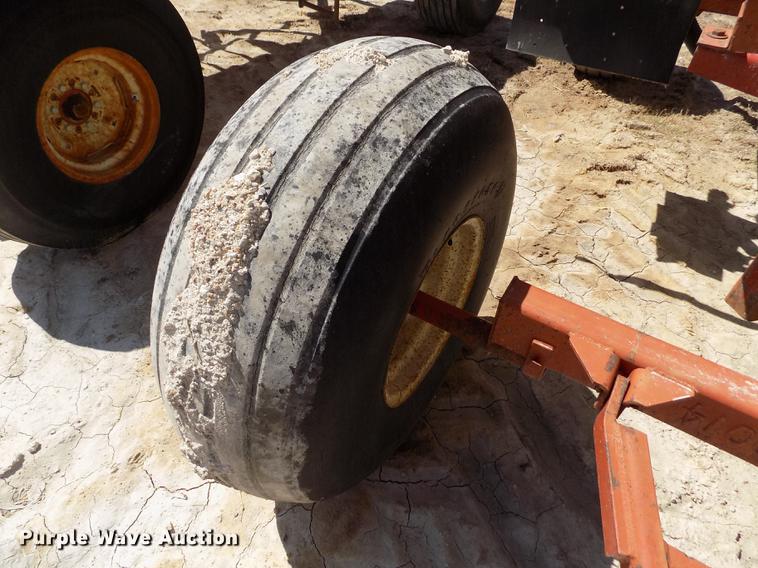 image for item FN9520 Fertilizer nurse tank trailer