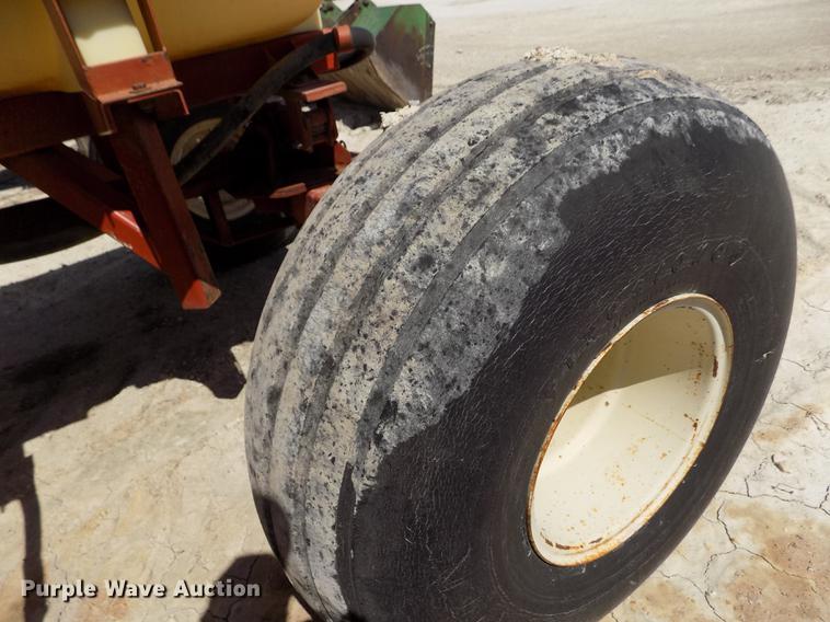 image for item FN9520 Fertilizer nurse tank trailer