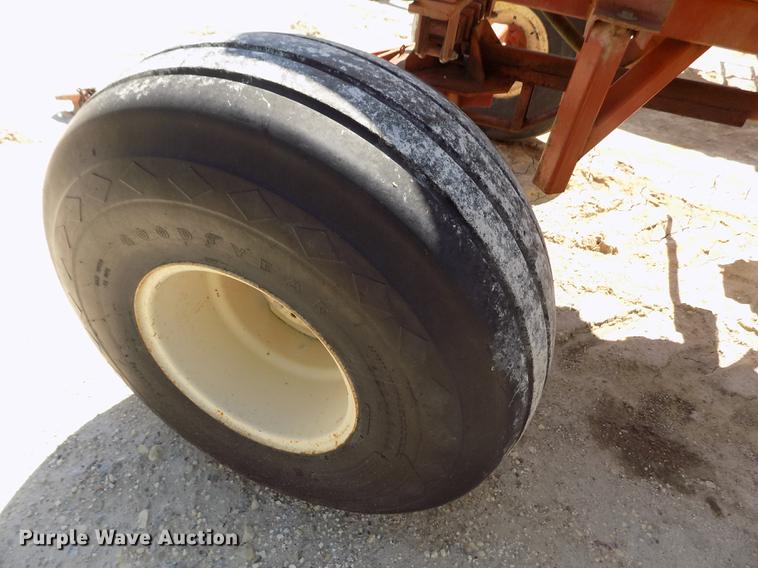 image for item FN9520 Fertilizer nurse tank trailer