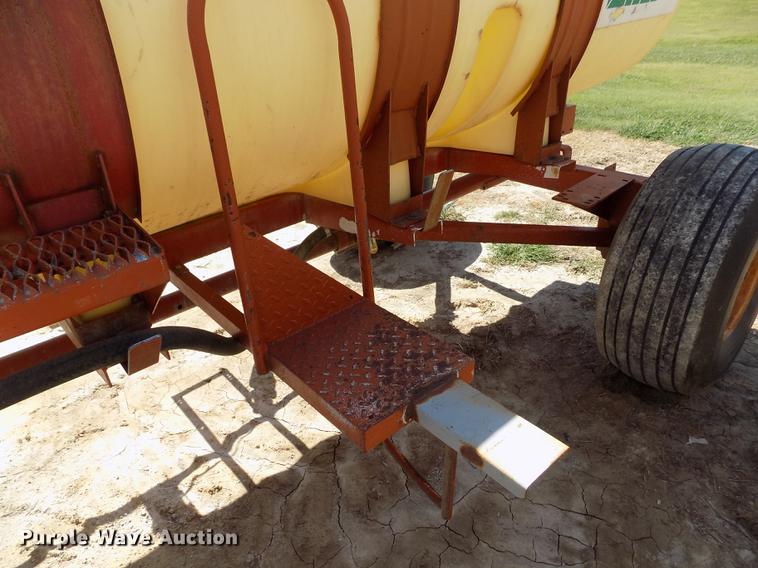 image for item FN9521 Fertilizer nurse tank trailer