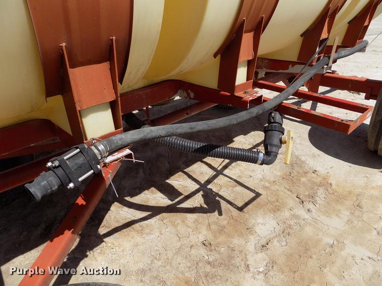 image for item FN9521 Fertilizer nurse tank trailer