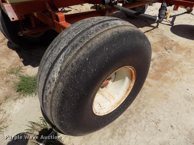 image for item FN9521 Fertilizer nurse tank trailer