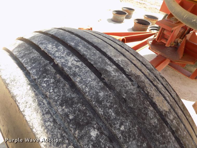 image for item FN9521 Fertilizer nurse tank trailer