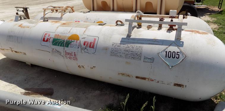 image for item FN9526 (2) Trinity anhydrous ammonia tanks