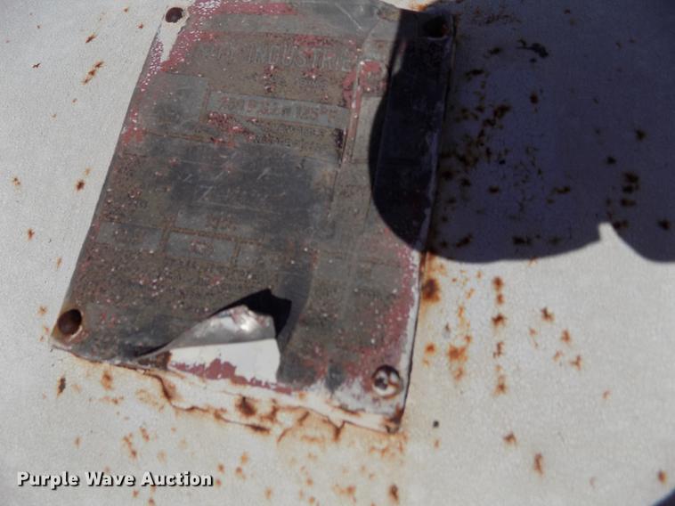 image for item FN9526 (2) Trinity anhydrous ammonia tanks