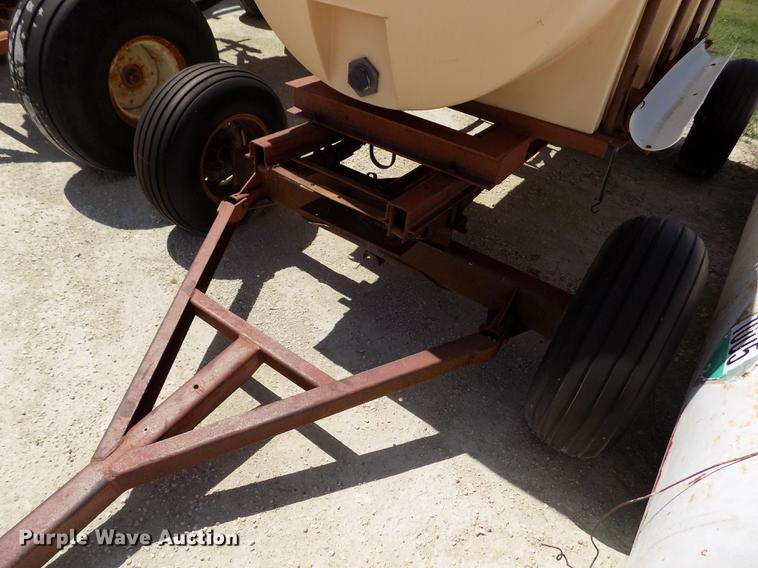 image for item FN9527 Fertilizer nurse tank trailer