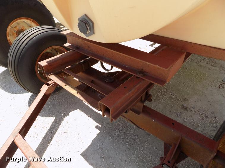 image for item FN9527 Fertilizer nurse tank trailer