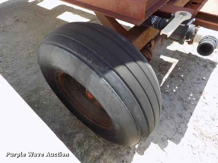 image for item FN9527 Fertilizer nurse tank trailer