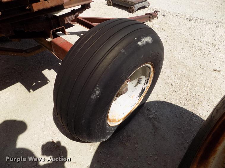 image for item FN9527 Fertilizer nurse tank trailer