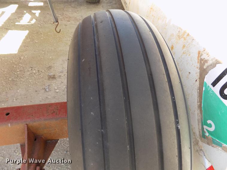 image for item FN9527 Fertilizer nurse tank trailer