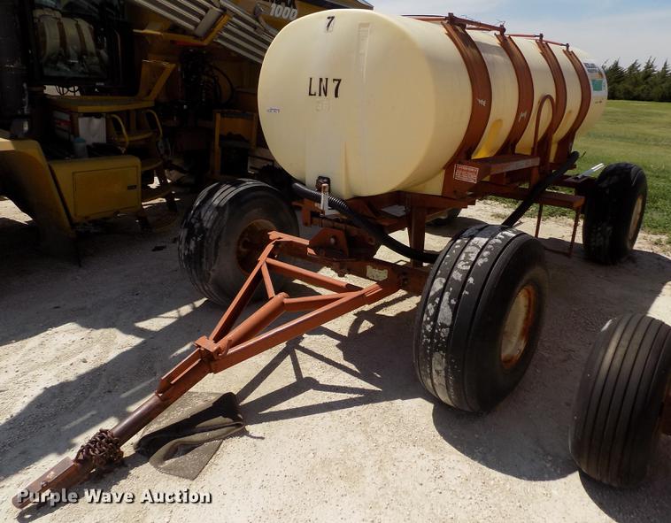 image for item FN9528 Fertilizer nurse tank trailer