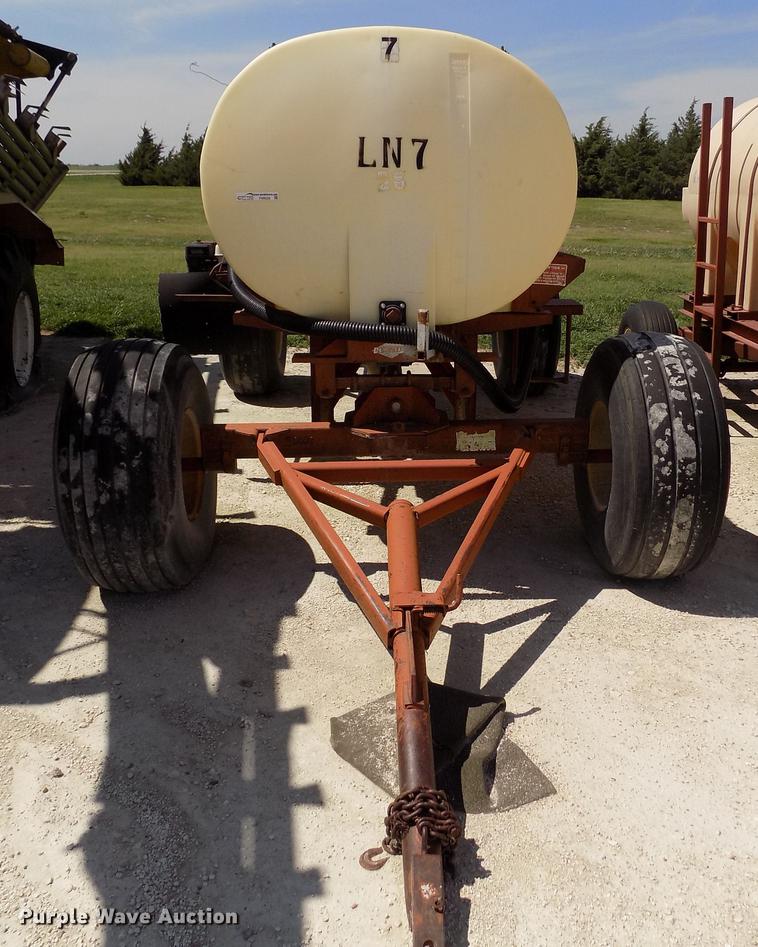 image for item FN9528 Fertilizer nurse tank trailer