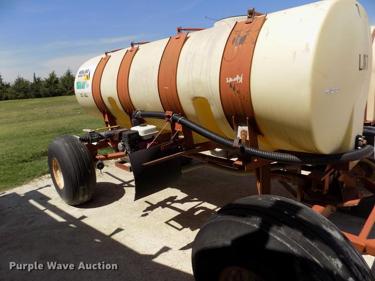 image for item FN9528 Fertilizer nurse tank trailer