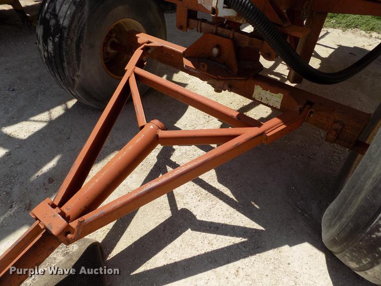 image for item FN9528 Fertilizer nurse tank trailer