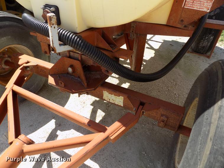 image for item FN9528 Fertilizer nurse tank trailer