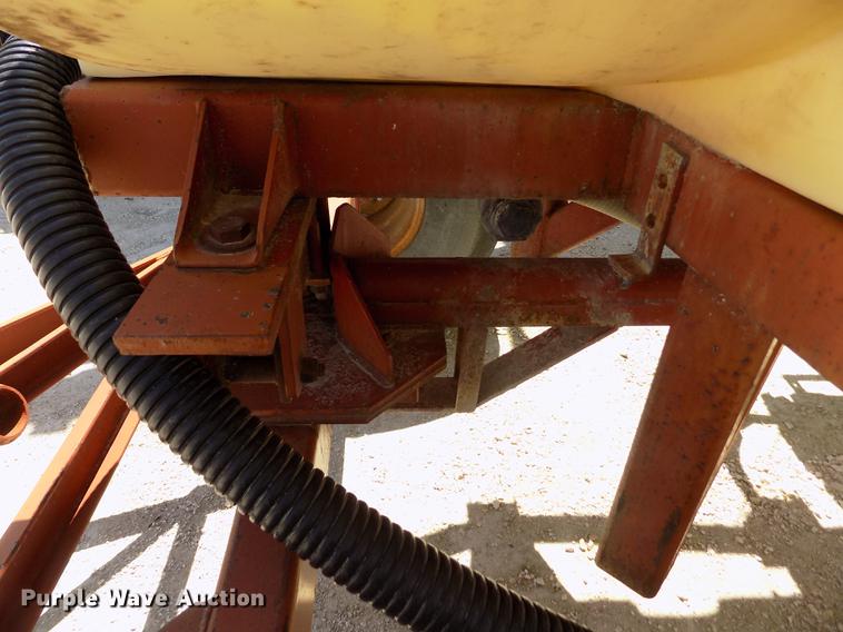 image for item FN9528 Fertilizer nurse tank trailer