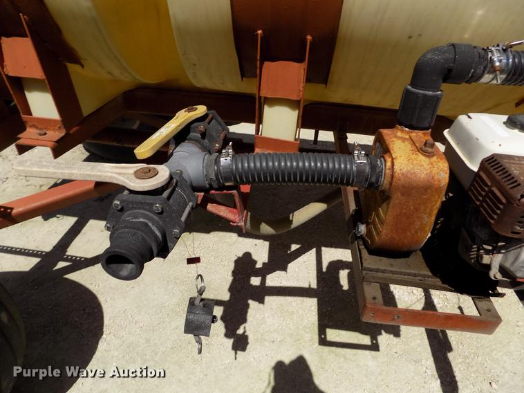 image for item FN9528 Fertilizer nurse tank trailer