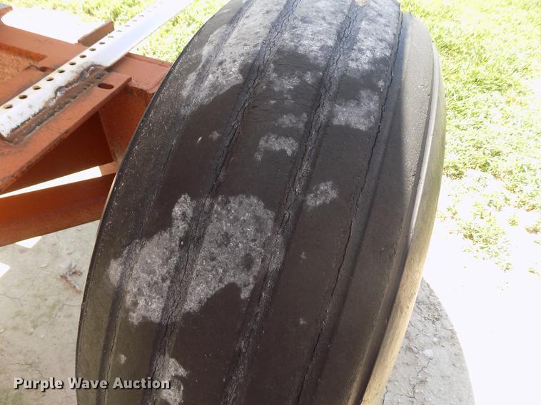 image for item FN9528 Fertilizer nurse tank trailer