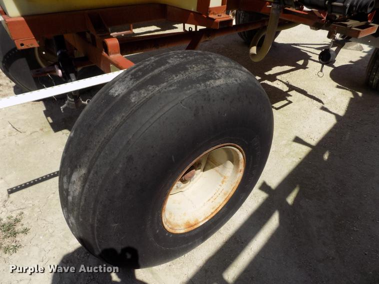 image for item FN9528 Fertilizer nurse tank trailer