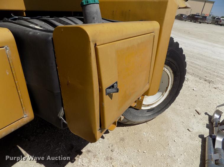 image for item FN9529 Ag-Chem TerraGator 8104 self-propelled applicator