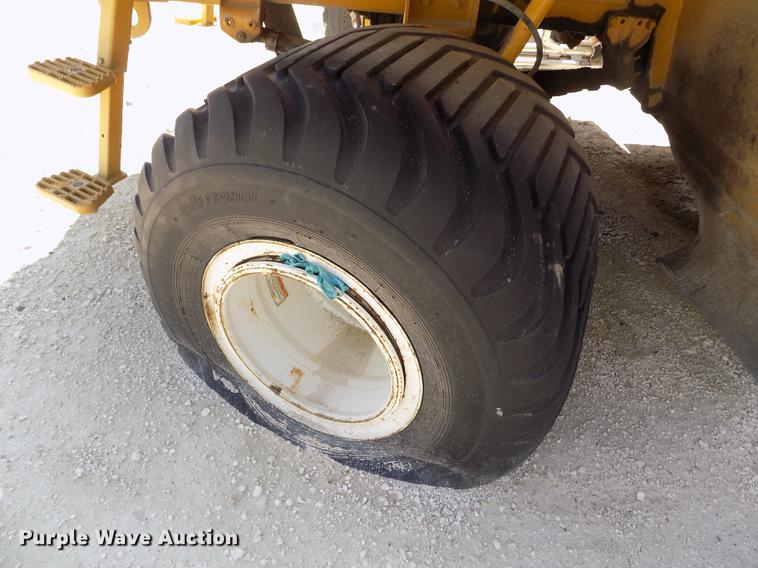 image for item FN9529 Ag-Chem TerraGator 8104 self-propelled applicator