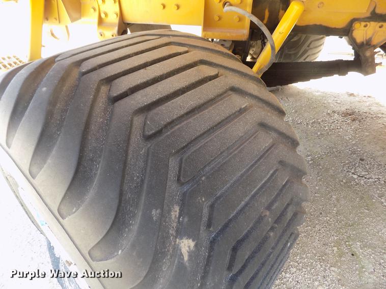 image for item FN9529 Ag-Chem TerraGator 8104 self-propelled applicator