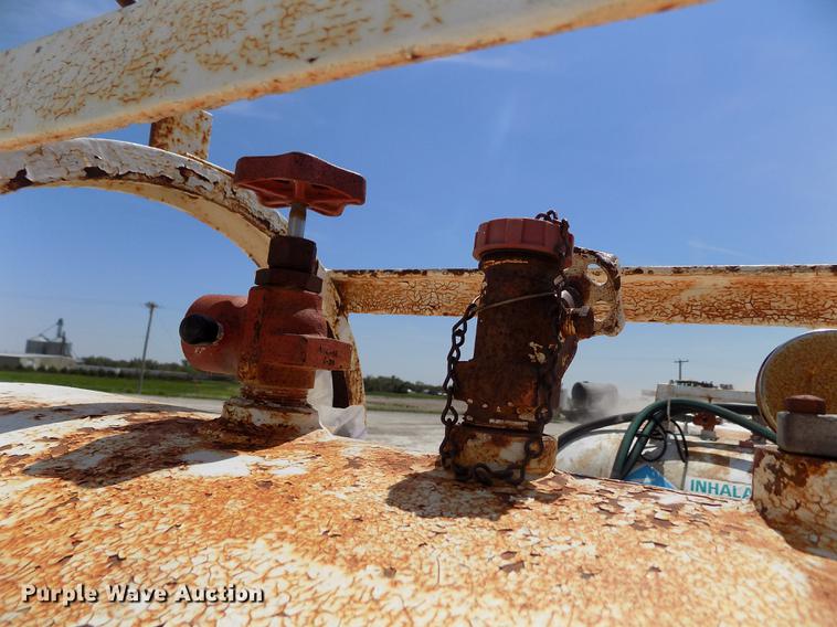 image for item FN9532 Trinity anhydrous ammonia tank