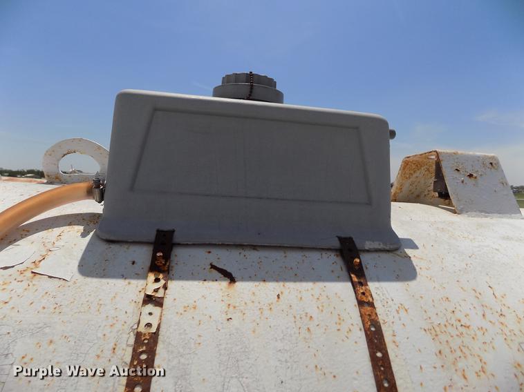 image for item FN9532 Trinity anhydrous ammonia tank