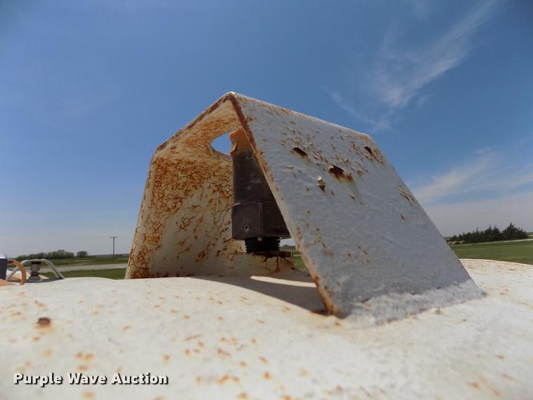 image for item FN9532 Trinity anhydrous ammonia tank