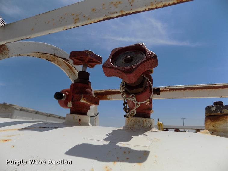 image for item FN9535 Anhydrous ammonia tank