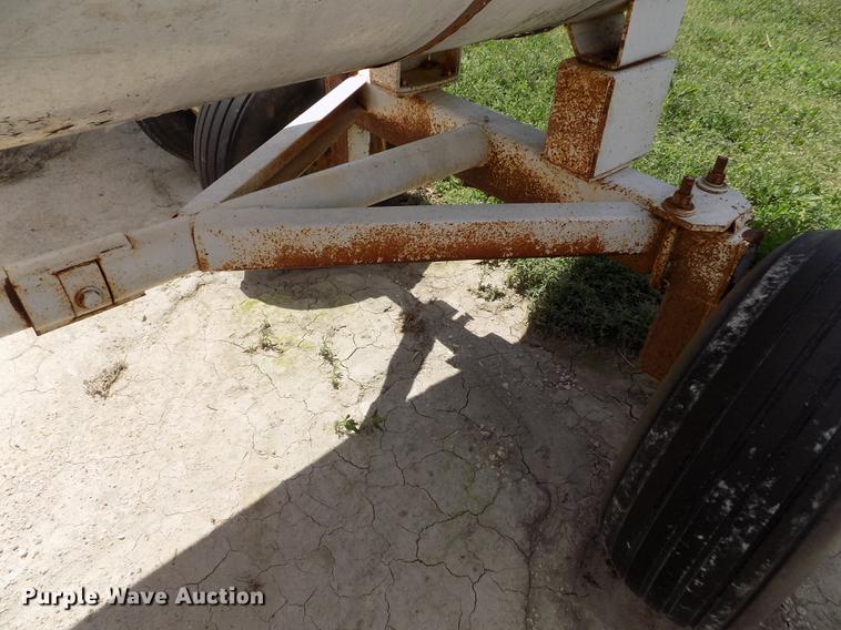 image for item FN9535 Anhydrous ammonia tank