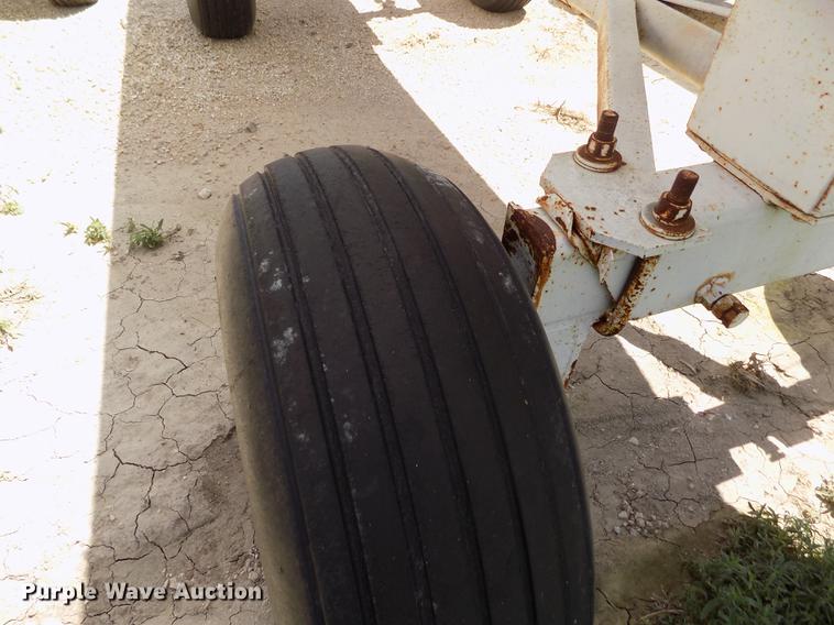 image for item FN9535 Anhydrous ammonia tank