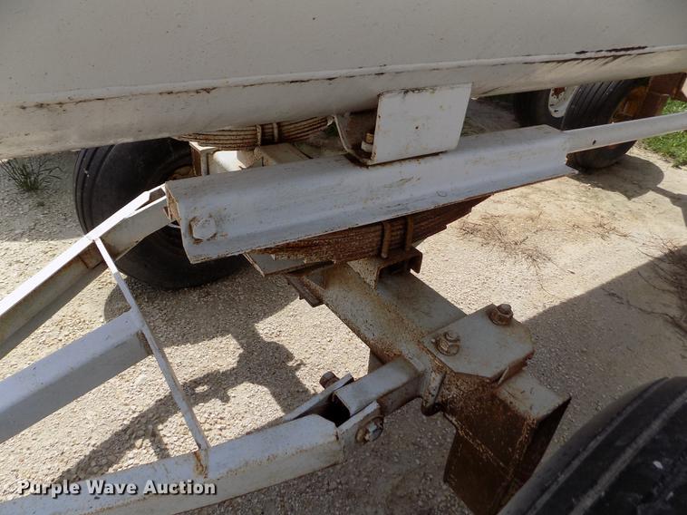 image for item FN9536 Anhydrous ammonia tank