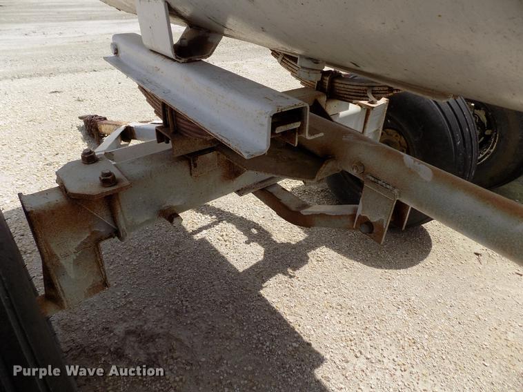 image for item FN9536 Anhydrous ammonia tank