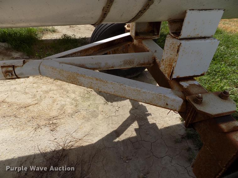 image for item FN9536 Anhydrous ammonia tank