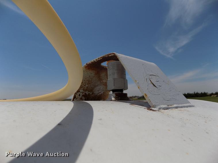 image for item FN9536 Anhydrous ammonia tank