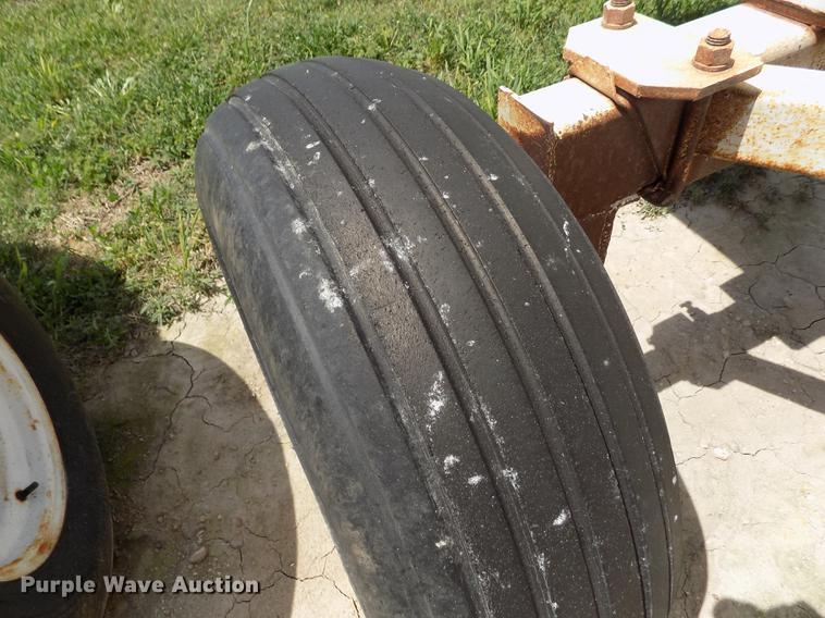 image for item FN9536 Anhydrous ammonia tank