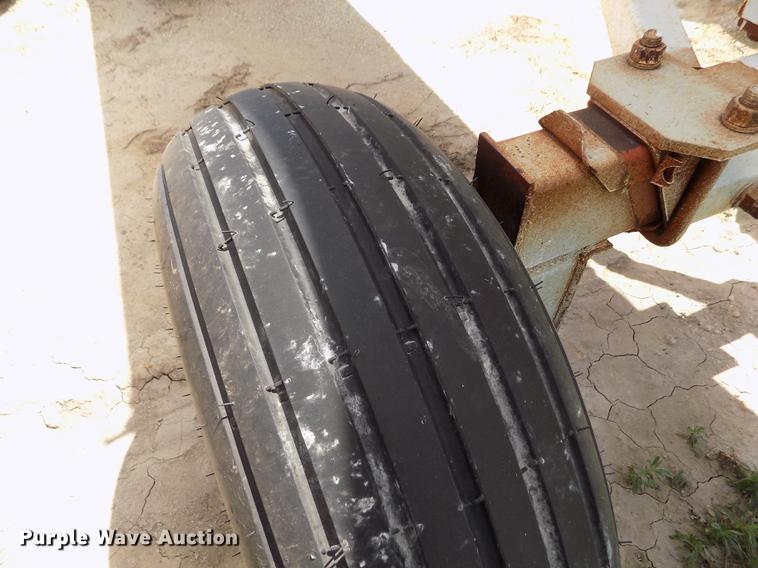 image for item FN9536 Anhydrous ammonia tank