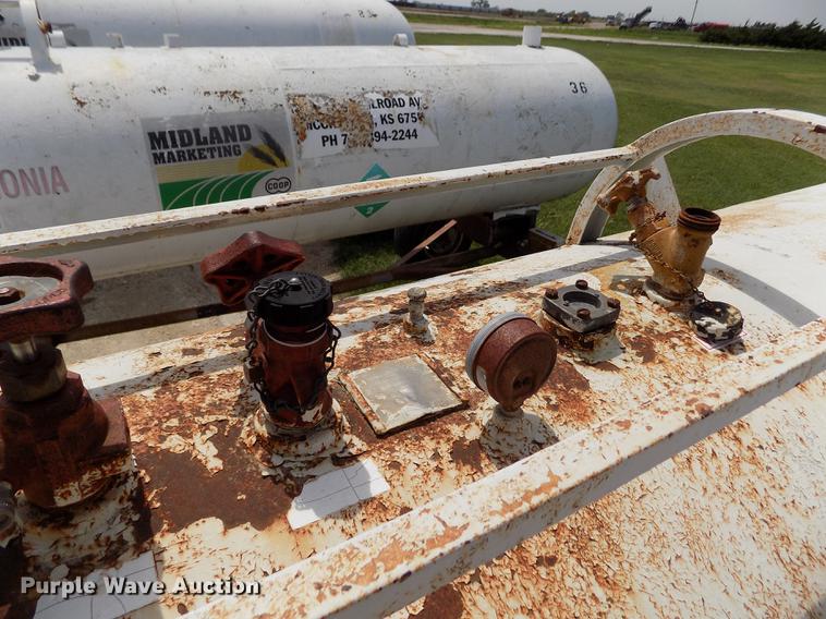 image for item FN9539 Anhydrous ammonia tank