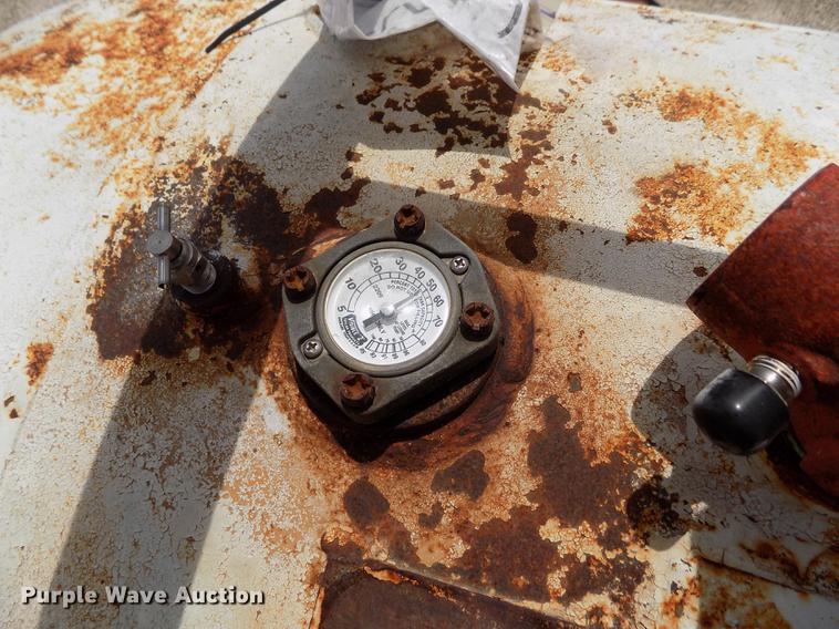 image for item FN9540 Anhydrous ammonia tank