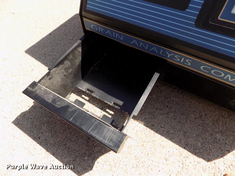 image for item FN9547 Dickey-John GAC2100 grain analysis computer