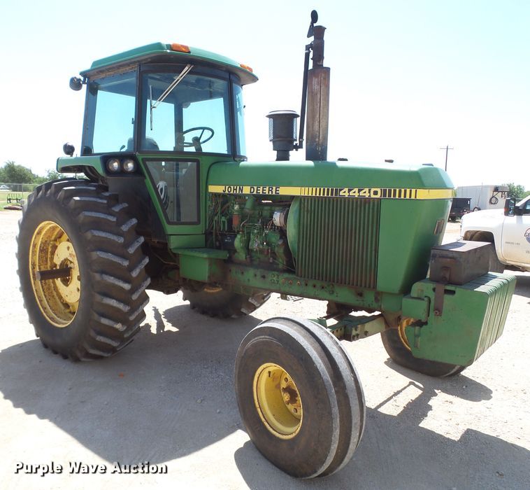 image for item FS9576 1978 John Deere 4440 tractor