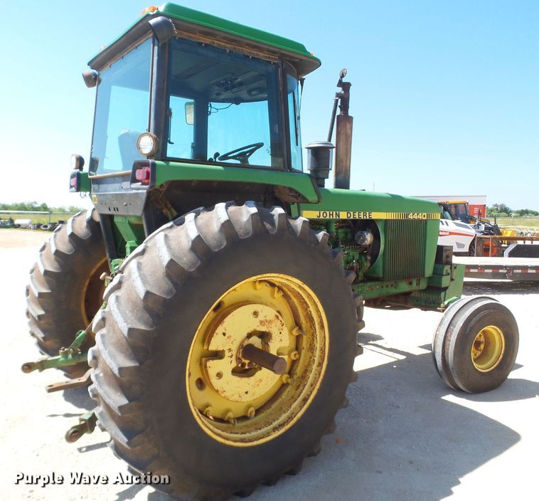 image for item FS9576 1978 John Deere 4440 tractor